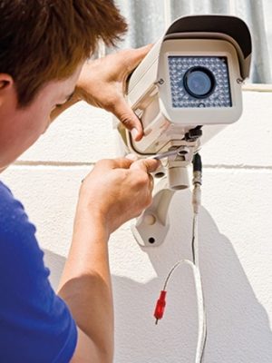 teknisi pasang cctv
